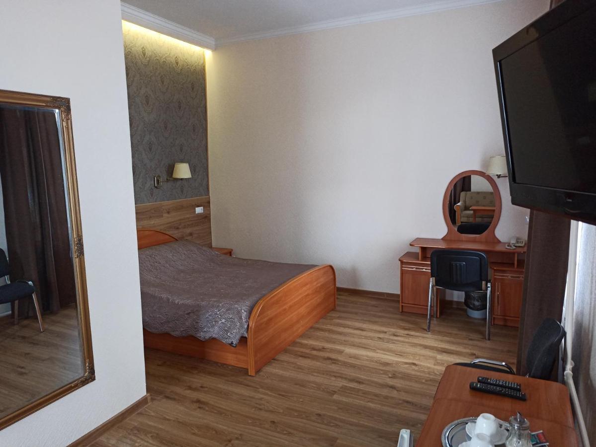 Central Hotel Narva Esterno foto