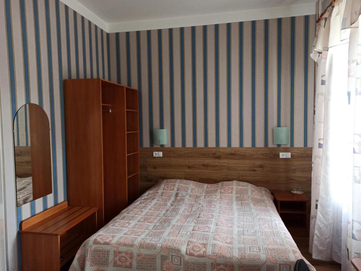 Central Hotel Narva Esterno foto