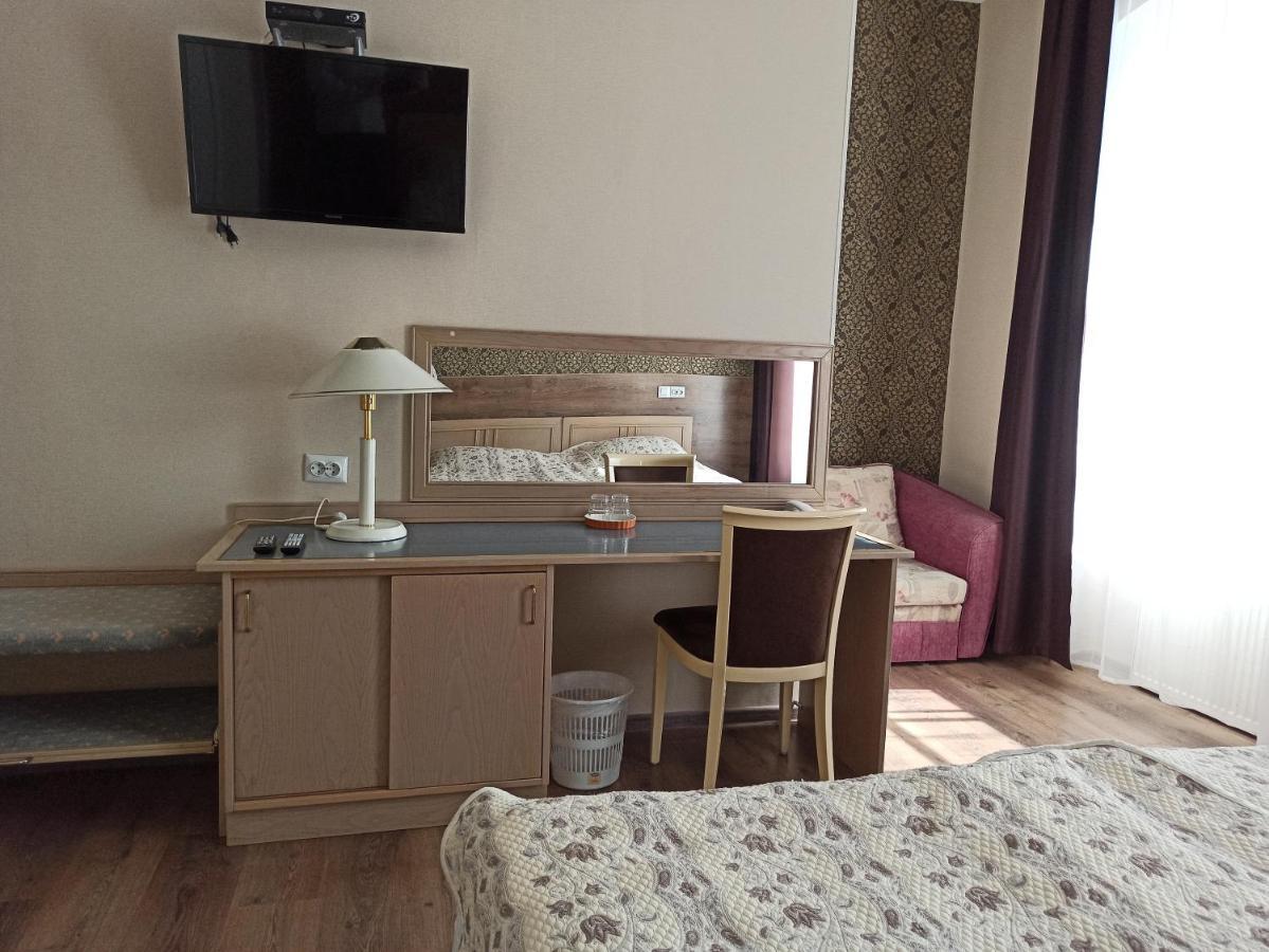 Central Hotel Narva Esterno foto